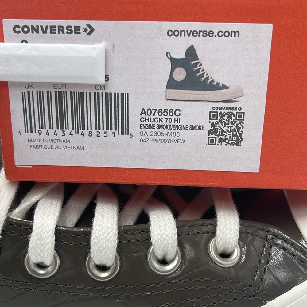 Converse WMNS Crocodile High-Tops A07656C
CHUCK 70 HI
ENGINE SMOKE/ENGINE SMOKE - Picture 16 of 16